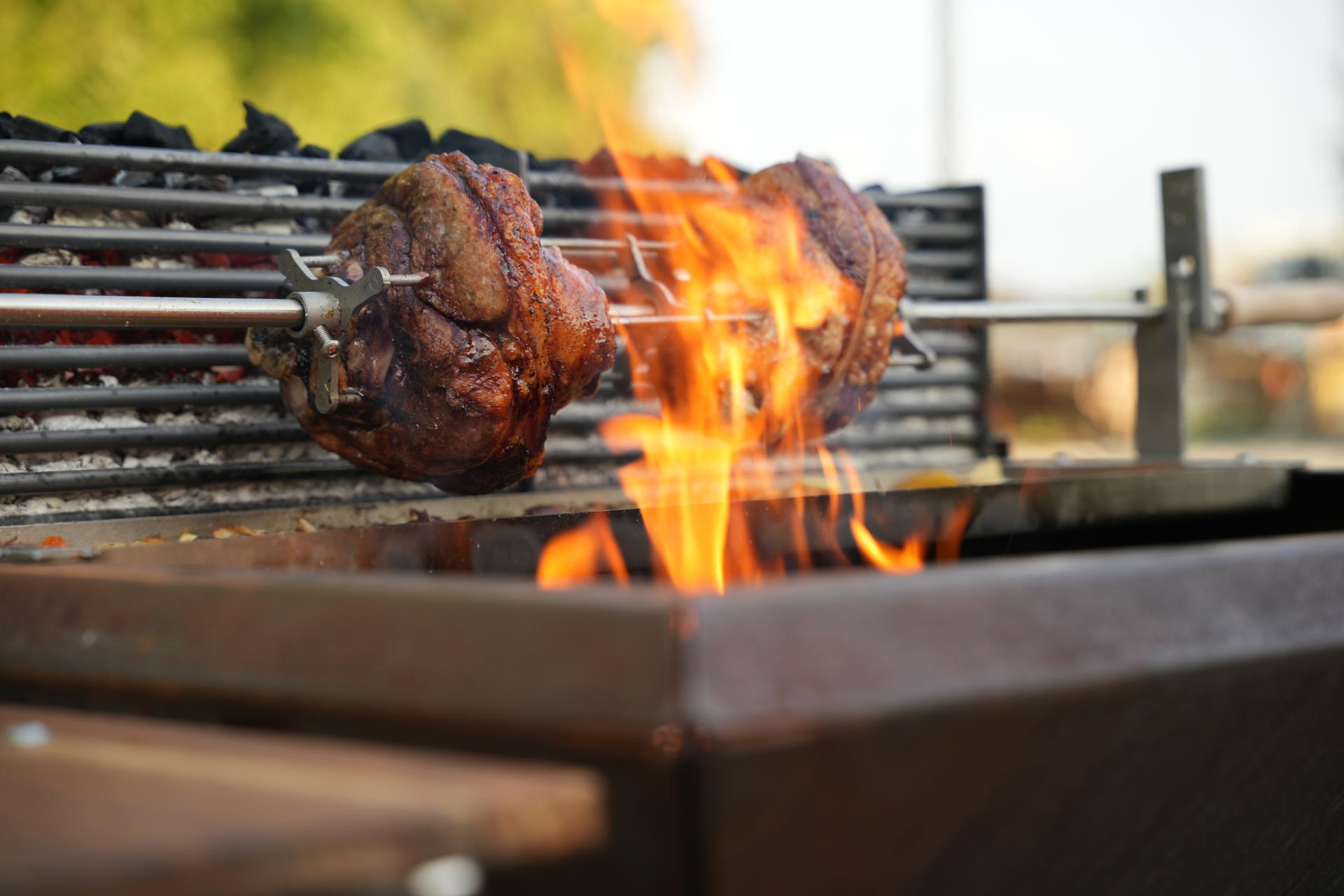 Grill frame – rotisserie attachment – rotating spit – rotisserie – stainless steel – fire bowl