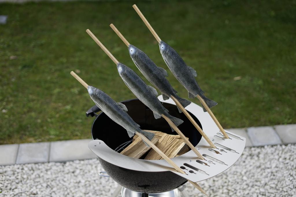 Grillaufsatz für 50 cm Kugelgrill / Steckerlfisch Halter Spießhalter Grillaufsatz Grillaufsatz für 50 cm Kugelgrill / Steckerlfisch Halter Spießhalter Grillaufsatz