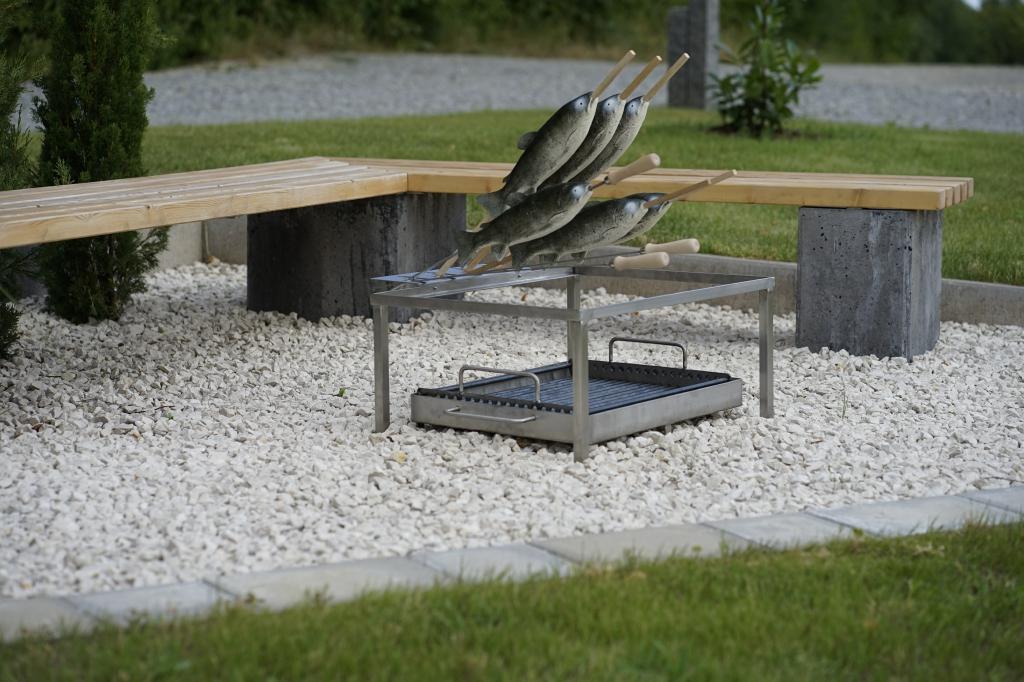 Spießhalter gewinkelt 90° / Steckerlfisch Fisch Halter Spießhalter Grillaufsatz
