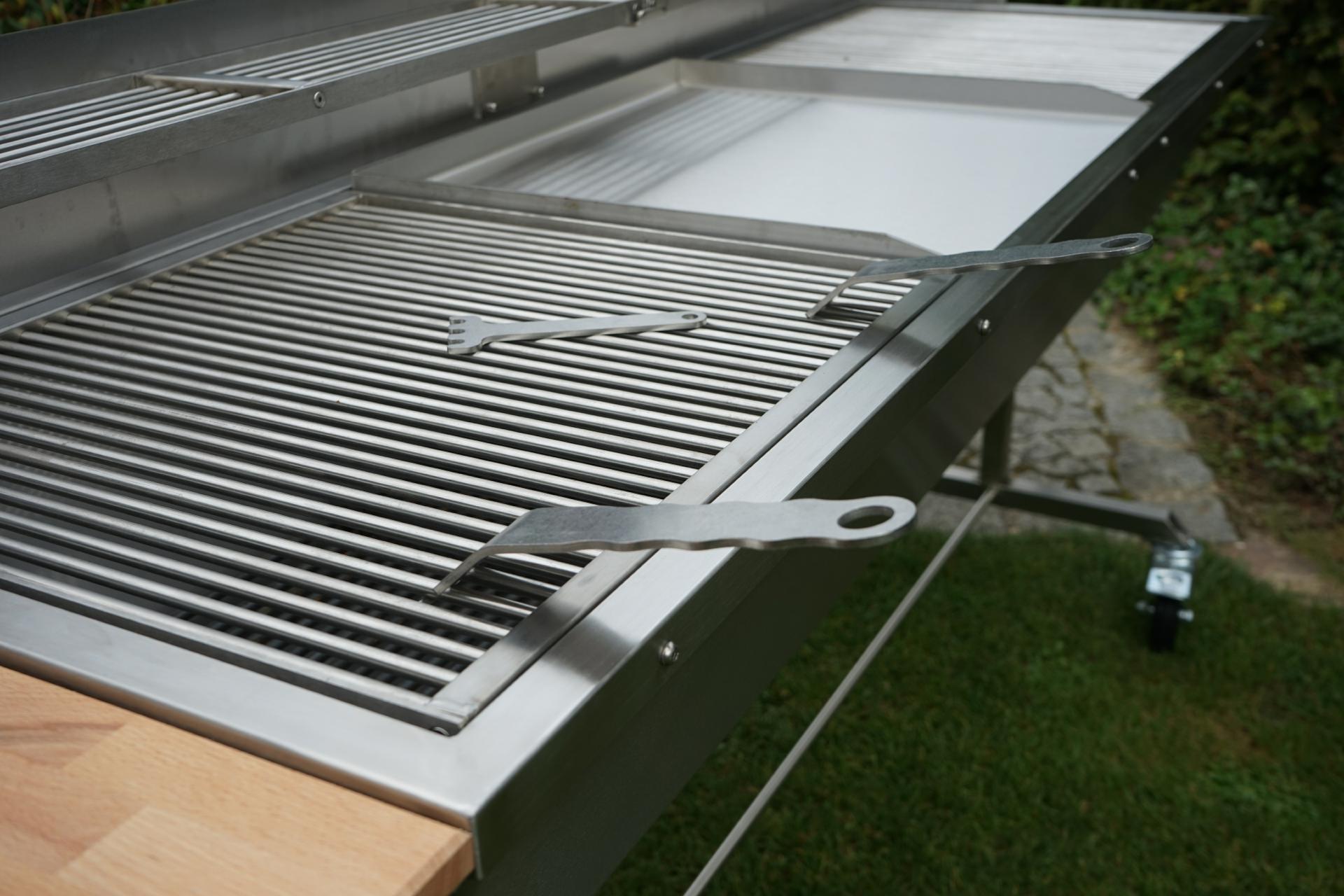 Edelstahlgrill XXL Grill Gastrogrill Holzkohlegrill Steckerlfischgrill Fischgrill Grill Edelstahl Gastro BBQ (1) Edelstahlgrill XXL Grill Gastrogrill Holzkohlegrill Steckerlfischgrill Fischgrill Grill Edelstahl Gastro BBQ (1)