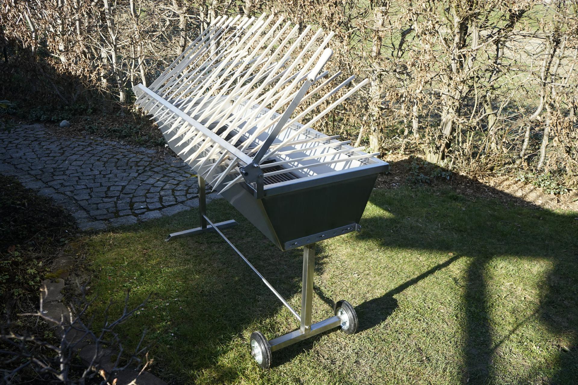 Fischgrill XXL BBQ Edelstahlgrill Holzkohlegrill Steckerlfisch Profisystem Gastro (2) Fischgrill XXL BBQ Edelstahlgrill Holzkohlegrill Steckerlfisch Profisystem Gastro (2)
