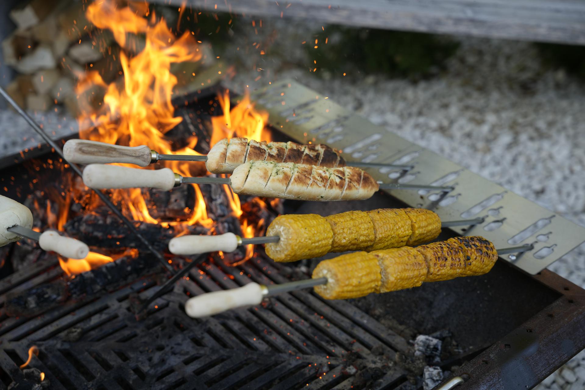 Spießhalter flach / Steckerlfisch Fisch Halter Spießhalter Grillaufsatz