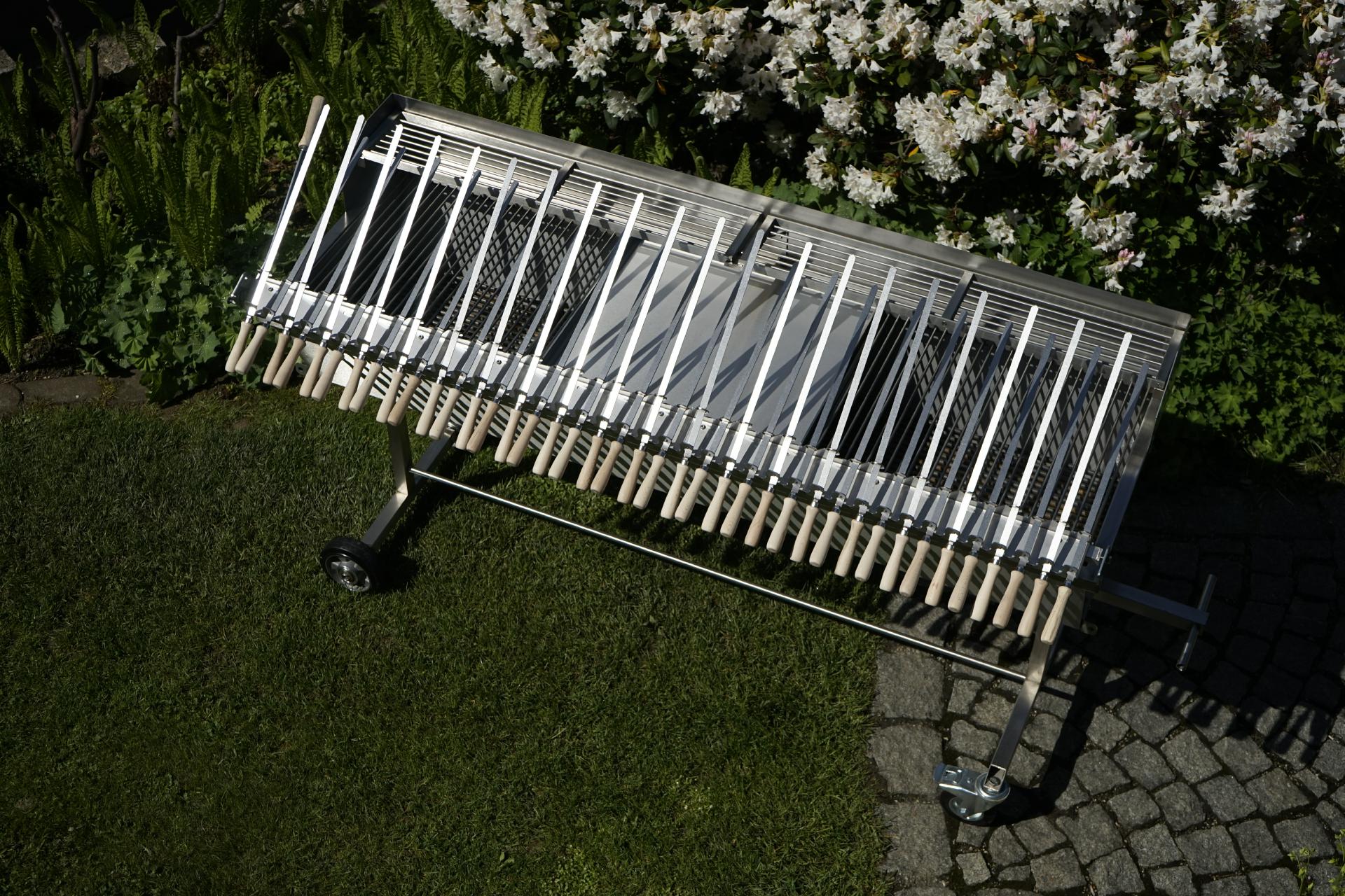 XXL Edelstahlgrill Makrelengrill Flammlachs BBQ Fischgrill Holzkohlegrill (6) XXL Edelstahlgrill Makrelengrill Flammlachs BBQ Fischgrill Holzkohlegrill (6)