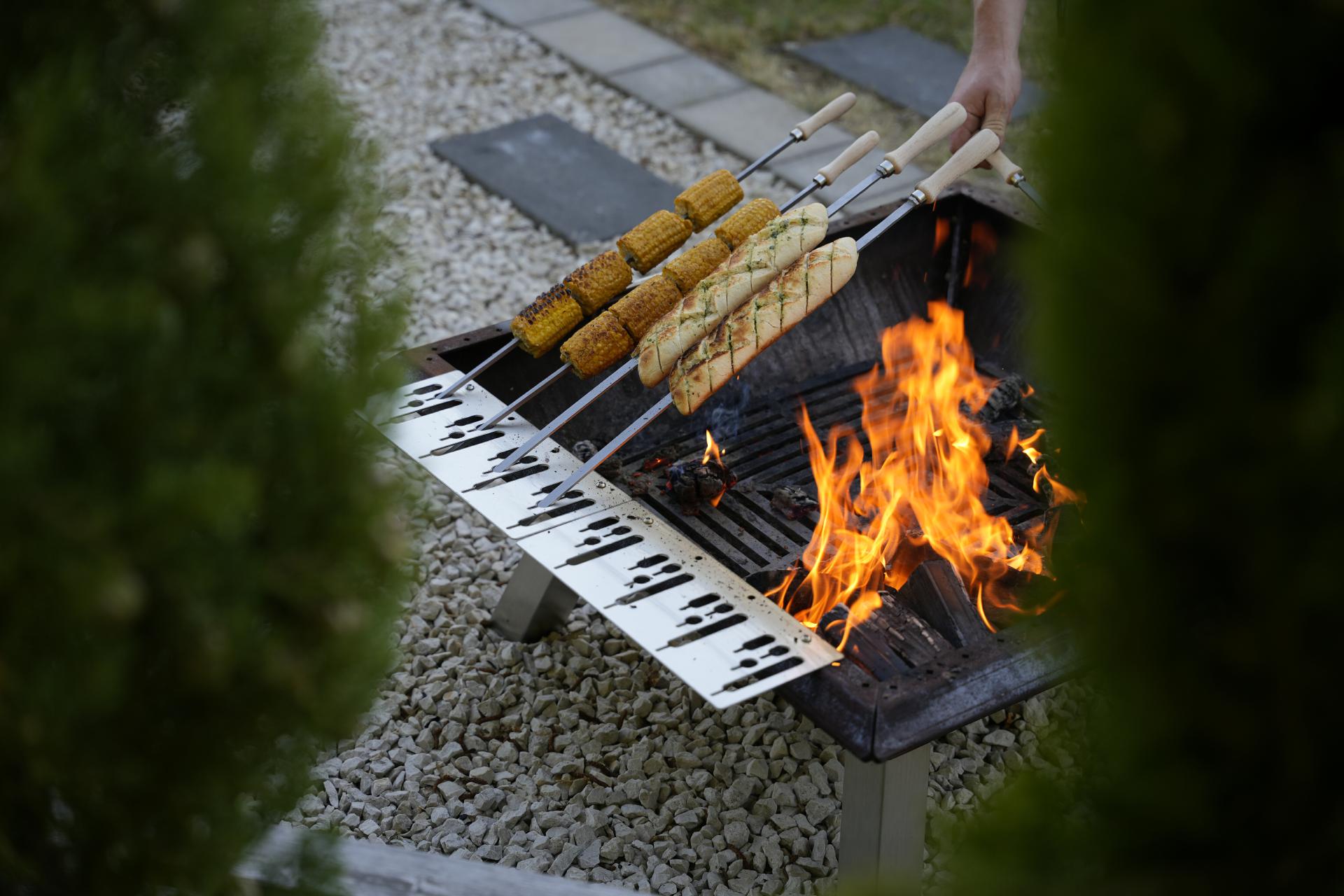 Spießhalter flach / Steckerlfisch Fisch Halter Spießhalter Grillaufsatz