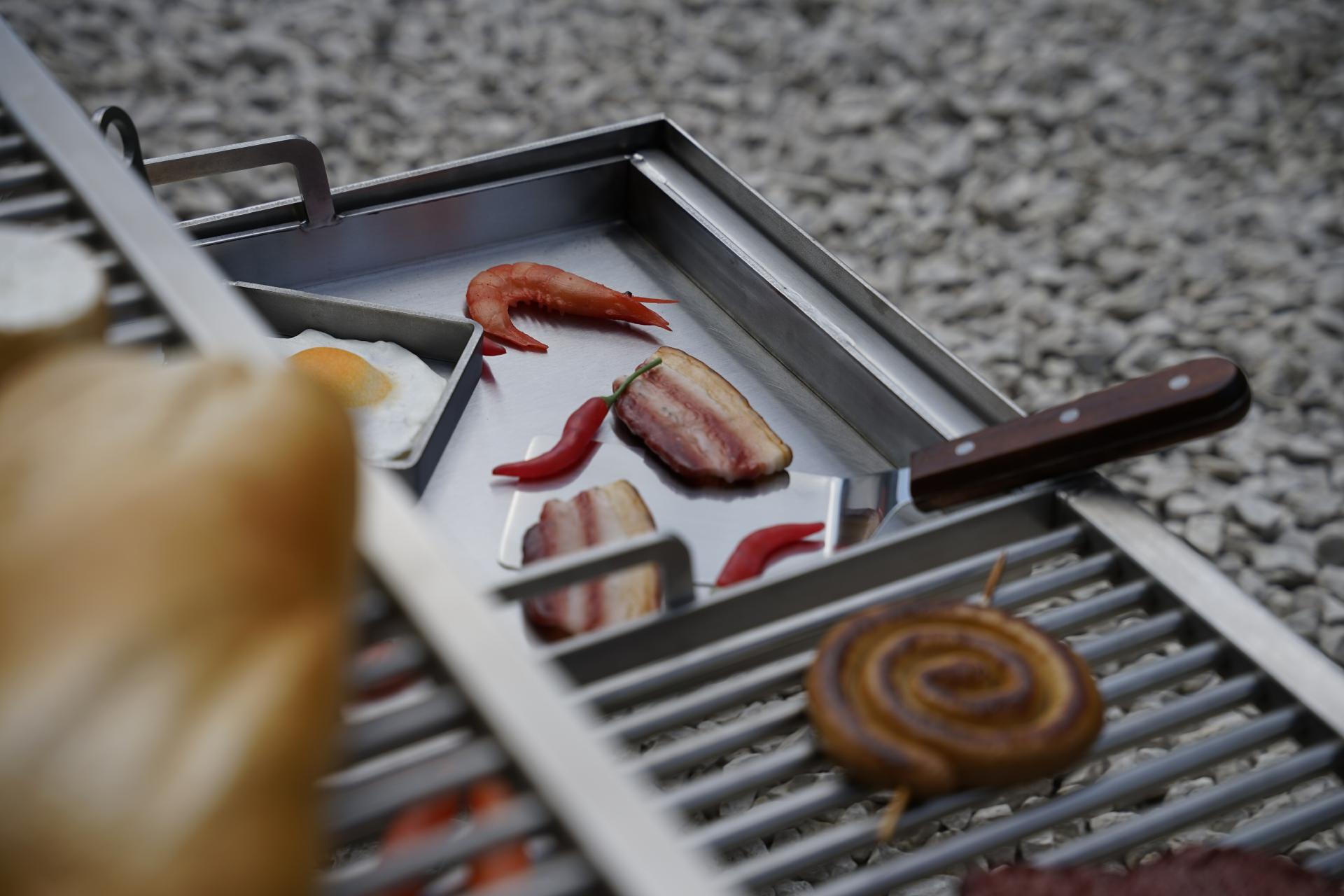 EINHÄNGEPLANCHA 6 mm nach Maß Breite 300 mm Edelstahl Grillpfanne Einhänge-Plancha