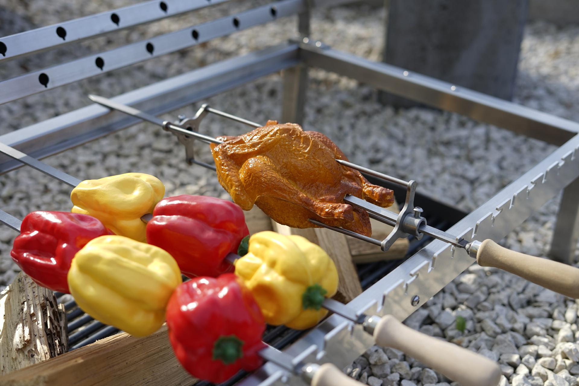 Edelstahl Spieß 12x680 mm mit geschraubten 110 mm Holzgriff Steckerlfisch Fisch Spieße Grillspieß