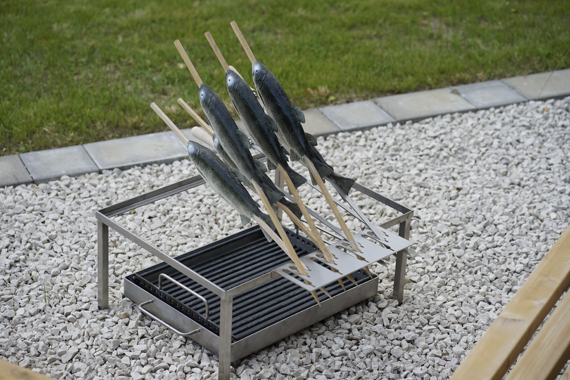 Grillgestell Auflagerahmen mit Füße Maßanfertigung Edelstahl nach Maß Grillgestell Auflagerahmen mit Füße Maßanfertigung Edelstahl nach Maß