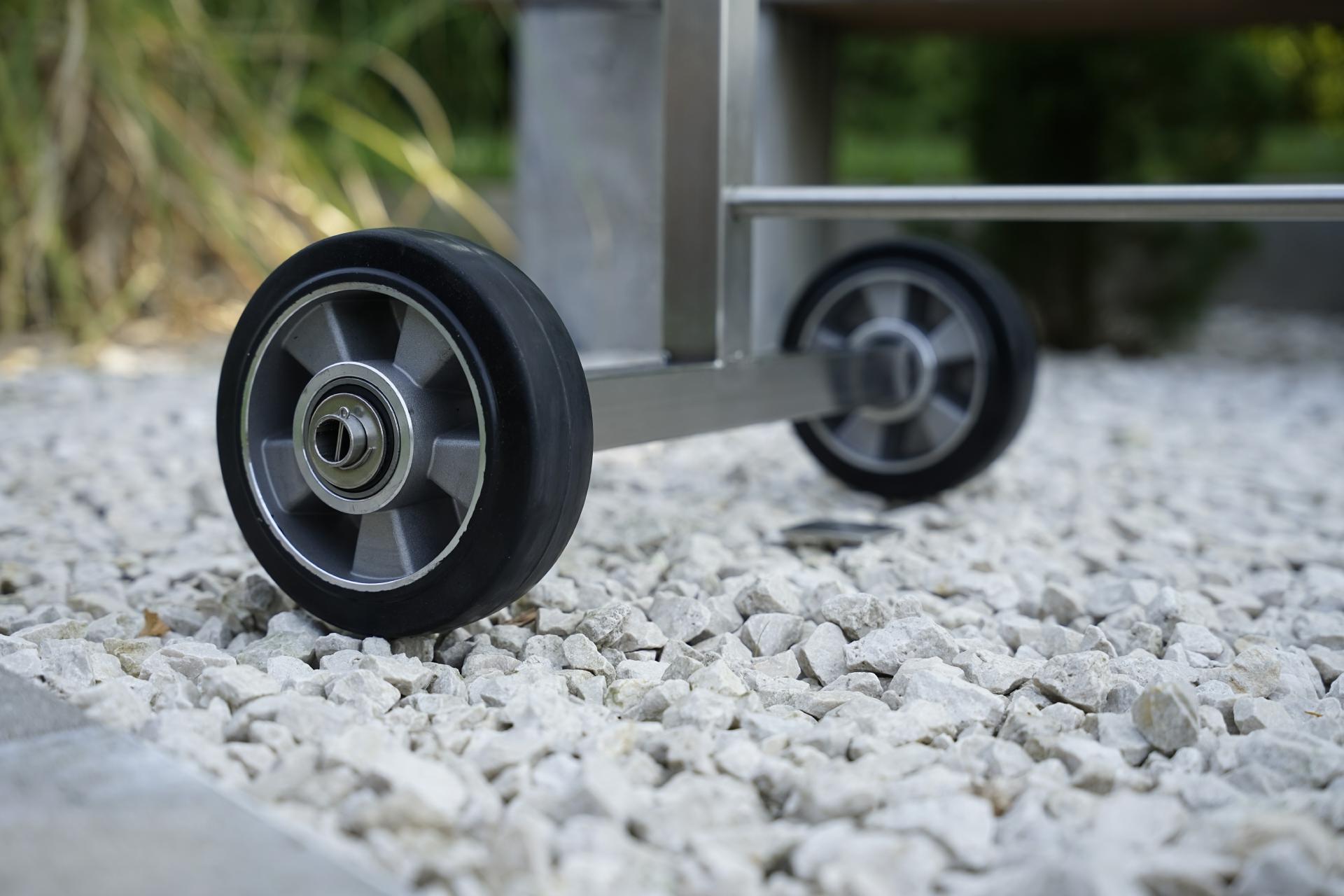 grill-muenchen-edelstahlgrill-holzkohle-bbq (2)