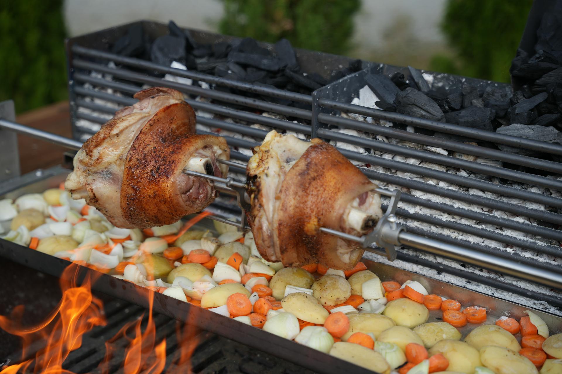 Grill frame – rotisserie attachment – rotating spit – rotisserie – stainless steel – fire bowl