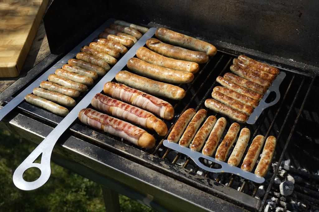 Wurstkamm-Wursthalter-Wurst-grillen-Bratwurst-Wurstgrill-Bratwurstgrill-Grillkamm-Grill-kamm-Grill-Gadget-2CiXpUJoMFyeUl Wurstkamm Wurstwender Edelstahl Wurst Grillzange Wursthalter Grillguthalter Bratwurst Rostbratwurst Grillzubehör Grillgadget Geschenk Grillzange BBQ Edelstahl Rostfrei Bratwurstzange Grill-Spieße Spieß Fleisch Fisch Gemüse