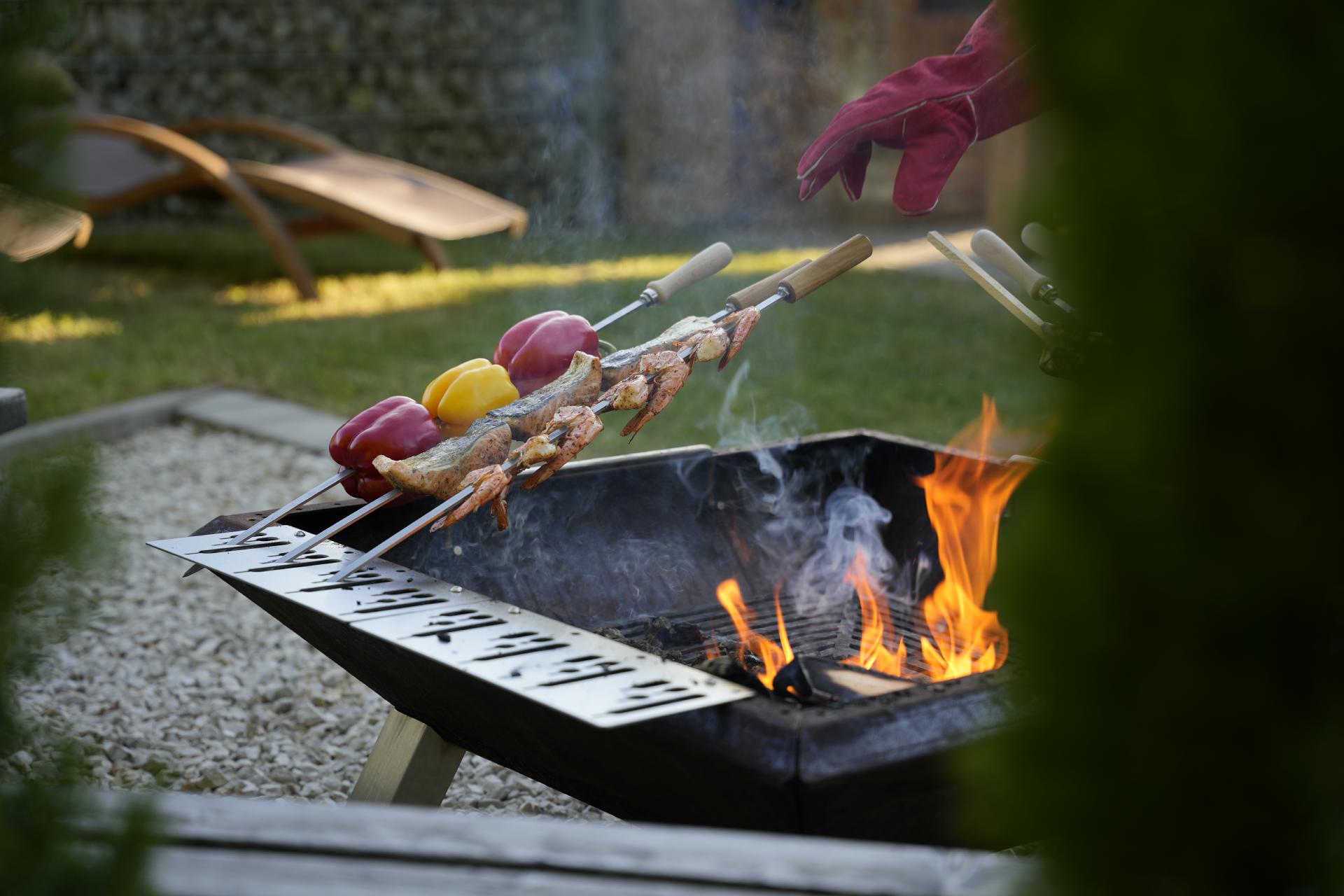 Spießhalter flach / Steckerlfisch Fisch Halter Spießhalter Grillaufsatz