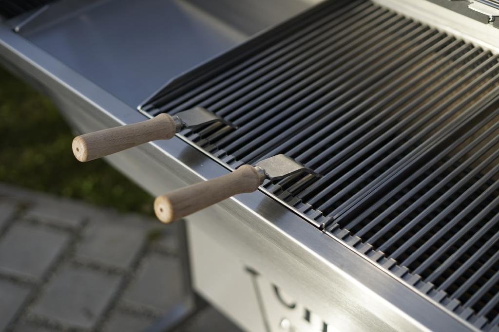 Rostheber mit Holzgriffe geschraubt für Grillrost 6mm + 8mm + 10mm Grillrostheber Edelstahl Rostheber mit Holzgriffe geschraubt für Grillrost 6mm + 8mm + 10mm Grillrostheber Edelstahl