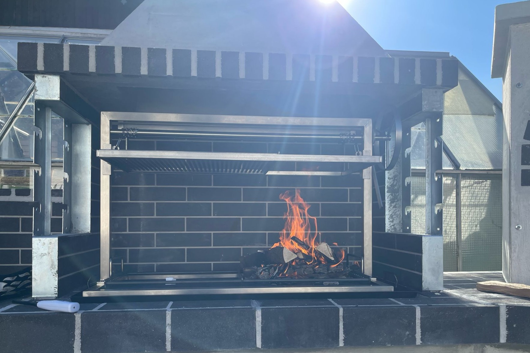 Argentinischer Asado Grill Edelstahl Grillgestell Aufsatz mit Kurbel
