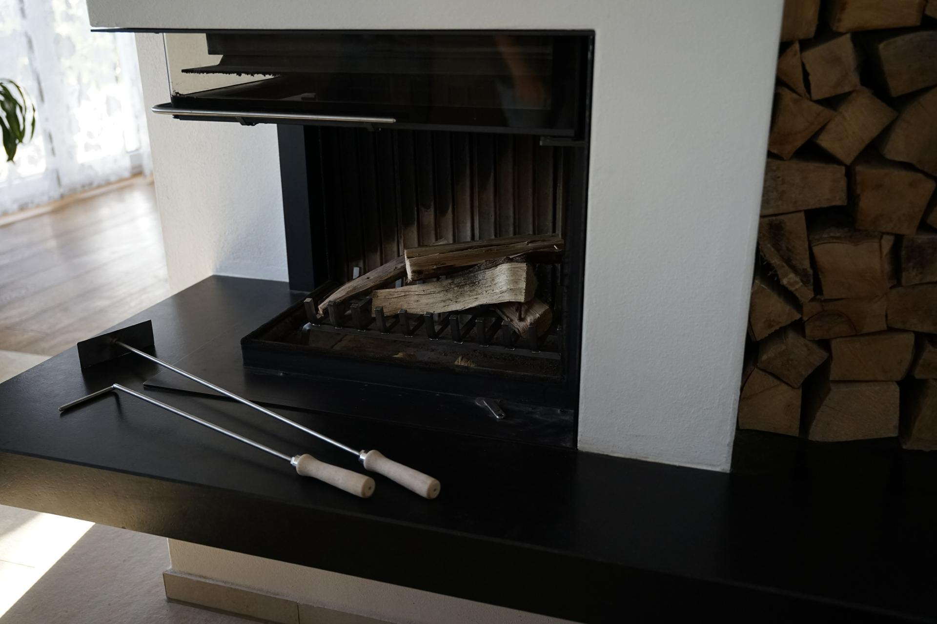 Schürhaken mit Holzgriff Edelstahl Feuerhaken Aschekratzer Kaminbesteck Ofenkratzer Kaminzubehör Schüreisen Stecheisen