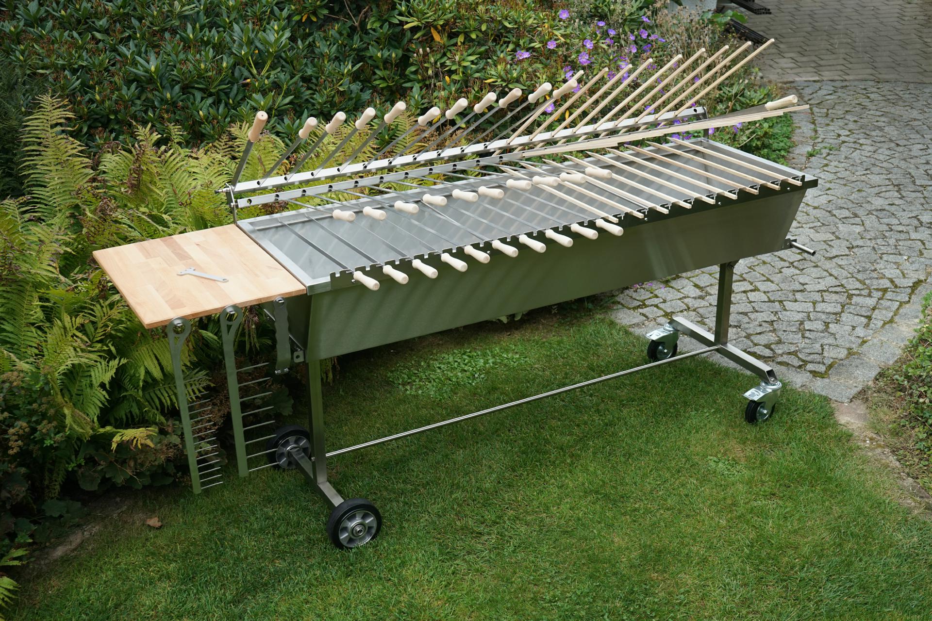 Edelstahlgrill XXL Grill Gastrogrill Holzkohlegrill Steckerlfischgrill Fischgrill Grill Edelstahl Gastro BBQ (3) Edelstahlgrill XXL Grill Gastrogrill Holzkohlegrill Steckerlfischgrill Fischgrill Grill Edelstahl Gastro BBQ (3)