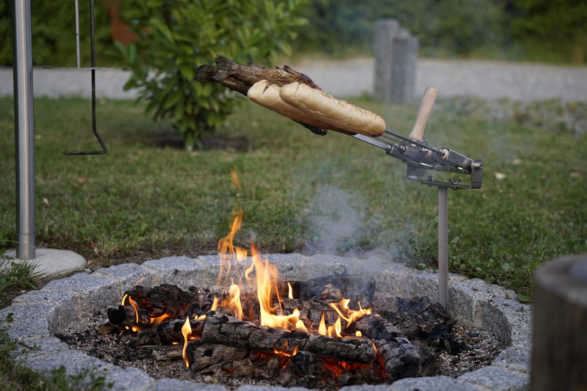 Spießeinsatz für Steckerlfisch passend für Flammlachshalter mit Rastverstellung Set