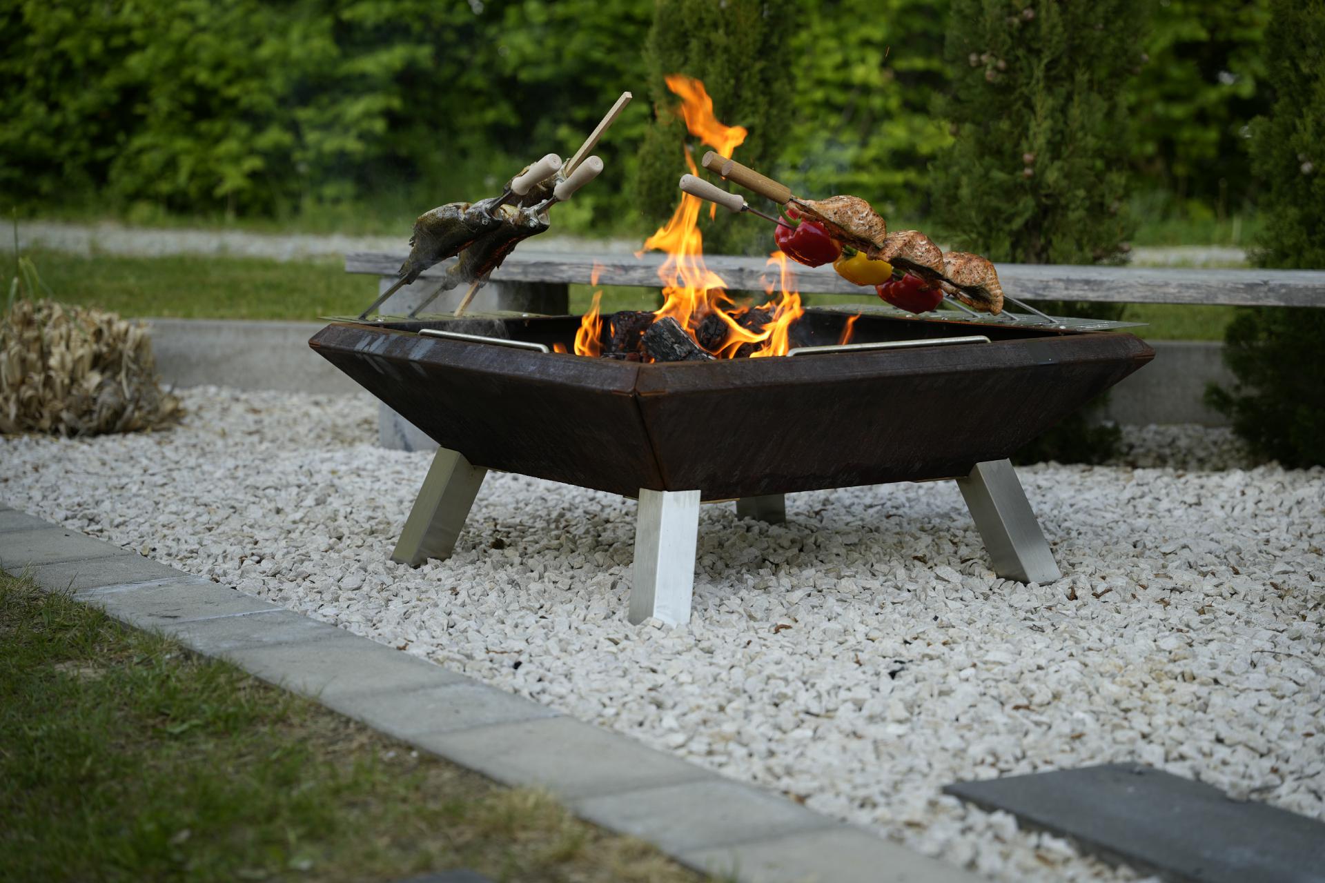 Spießhalter flach / Steckerlfisch Fisch Halter Spießhalter Grillaufsatz