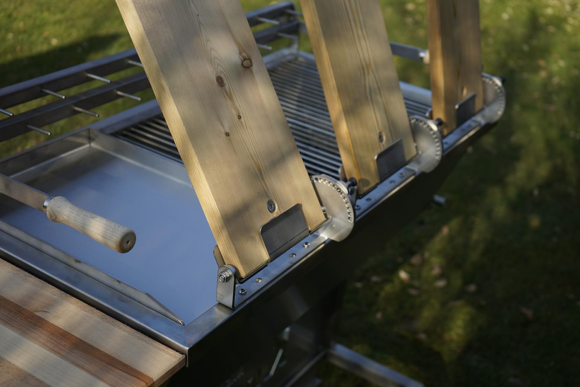 Edelstahlgrill BBQ Holzkohlegrill Fischgrill Flammlachs (1) Edelstahlgrill BBQ Holzkohlegrill Fischgrill Flammlachs (1)