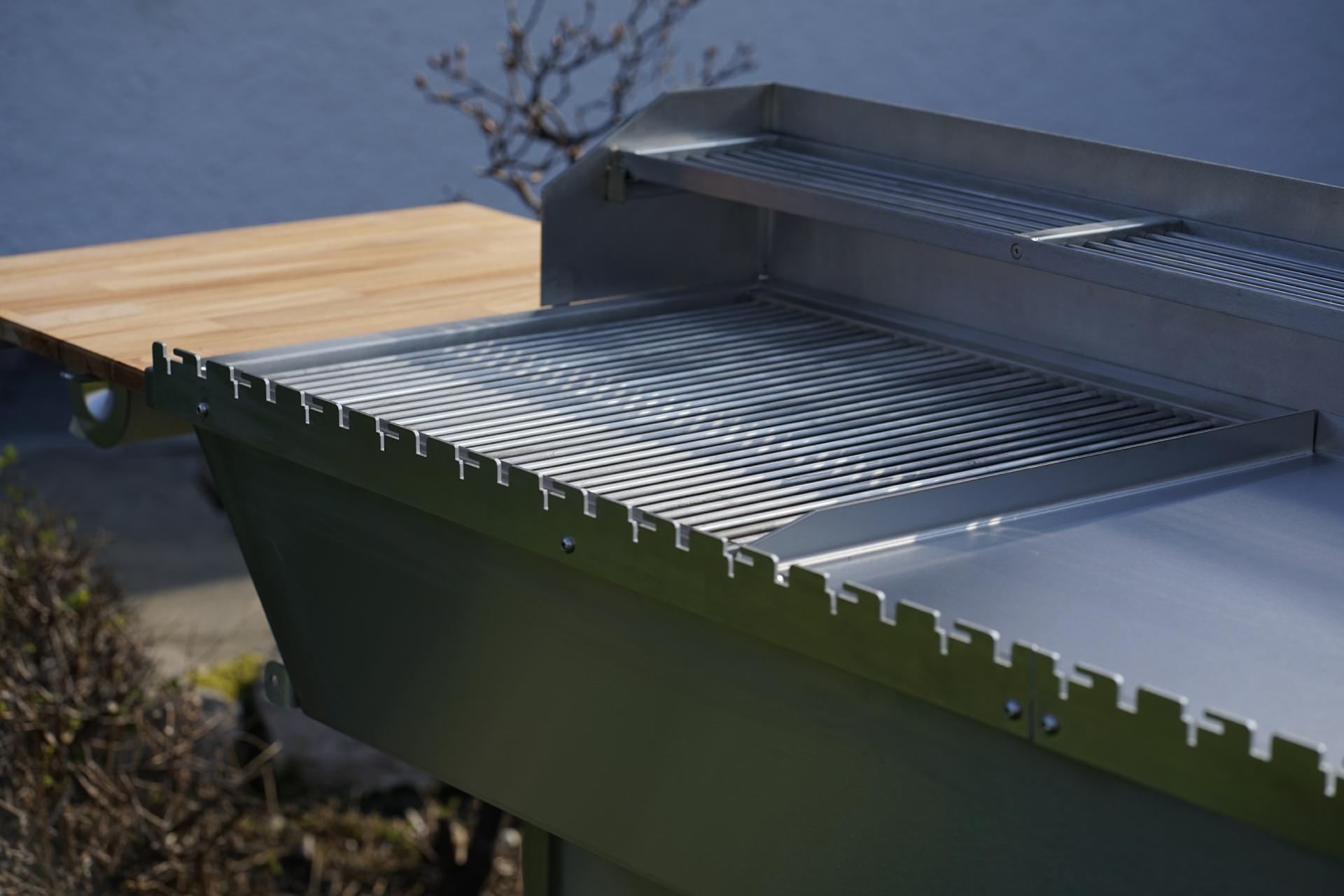 XXL Edelstahlgrill Gastro Windfang BBQ Holzkkohlegrill (3) XXL Edelstahlgrill Gastro Windfang BBQ Holzkkohlegrill (3)