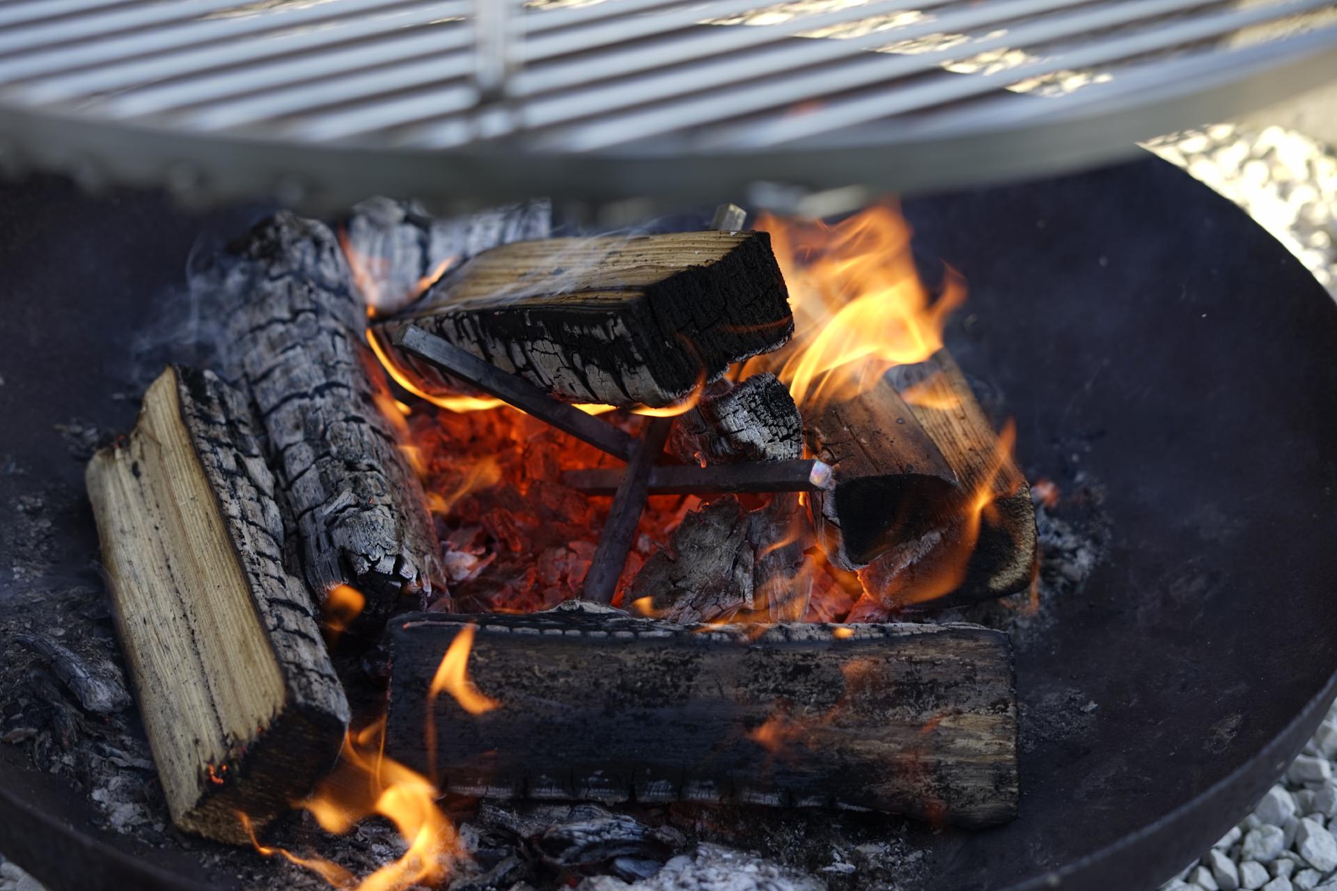 Feuerkreuz Feuerbock Kamin Feuerschale Lagerfeuer Edelstahl Feuerkreuz Feuerbock Kamin Feuerschale Lagerfeuer Edelstahl