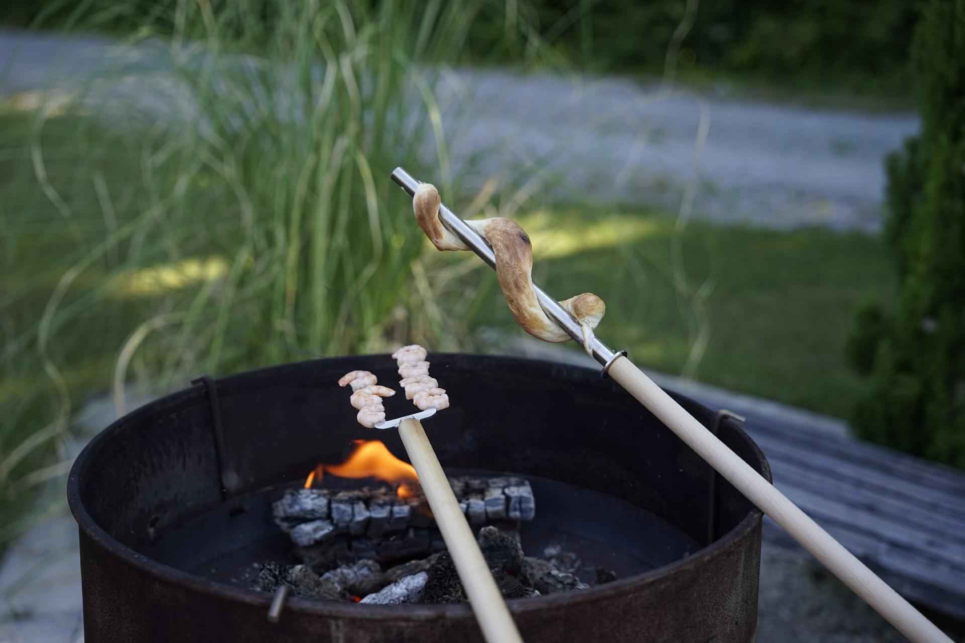 Lagerfeuerspieß Stockbrotrohr + 700 mm Holzgriff Stockbrotspieß