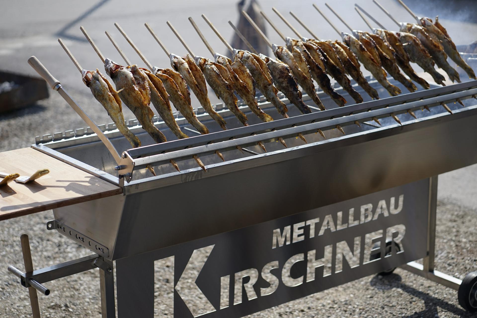 XXL Fischgrill Steckerlfisch Karfreitag Holzkohlegrill BBQ (1) XXL Fischgrill Steckerlfisch Karfreitag Holzkohlegrill BBQ (1)