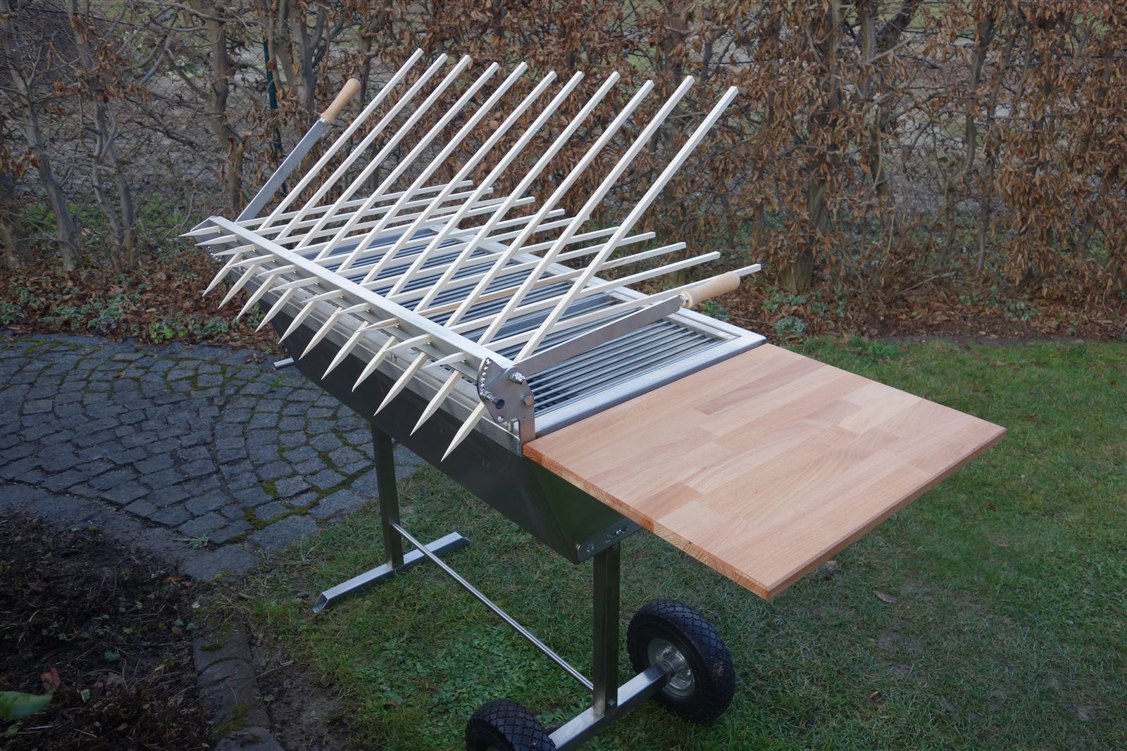 Steckerlfischgrill_Fischgrill_Fisch_Grill_Stockfisch_Kugelgrill (5) Steckerlfischgrill_Fischgrill_Fisch_Grill_Stockfisch_Kugelgrill (5)