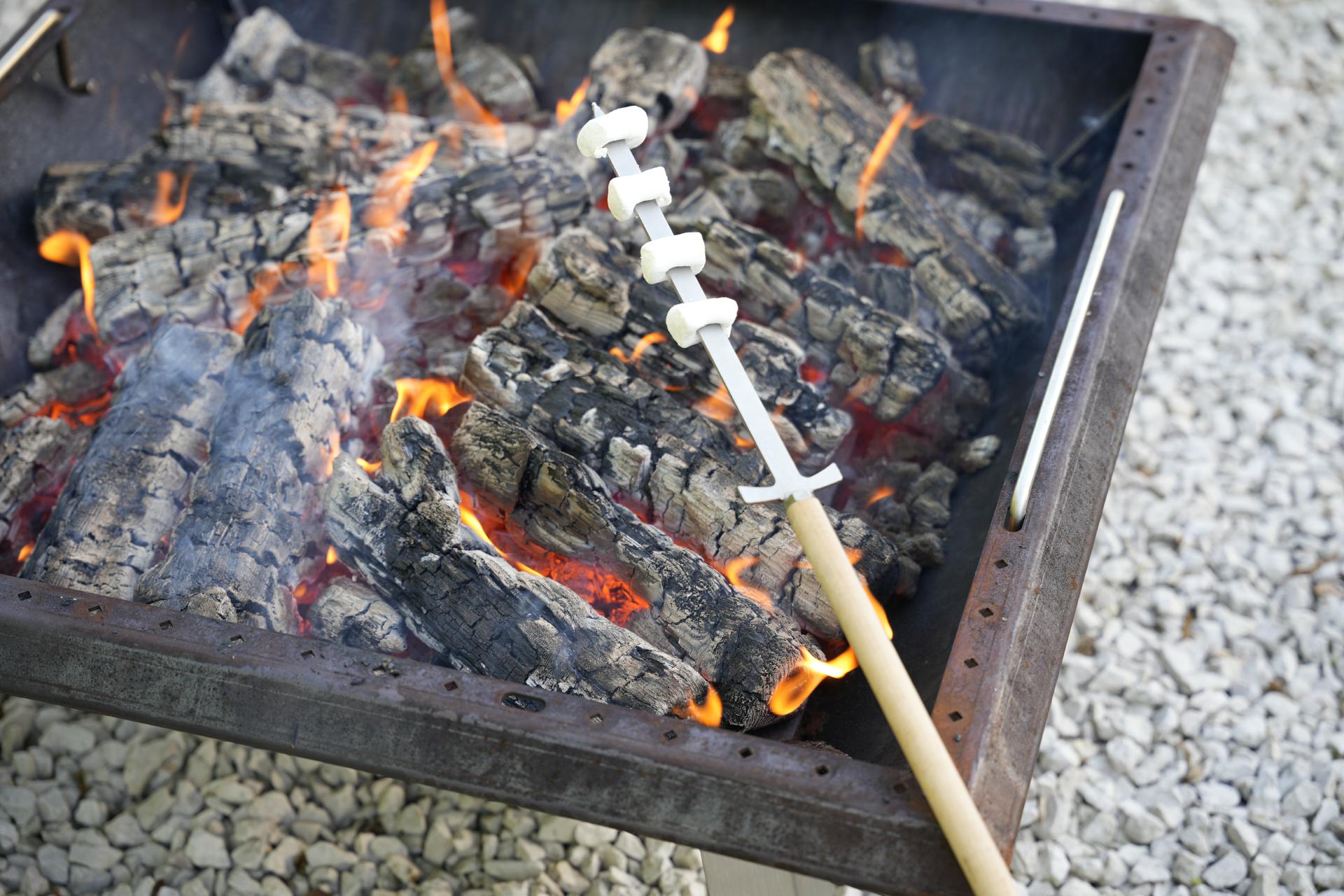 Lagerfeuerspieß Schwert + 700 mm Holzgriff Stockbrotspieß Grillspieß Fleischspieß
