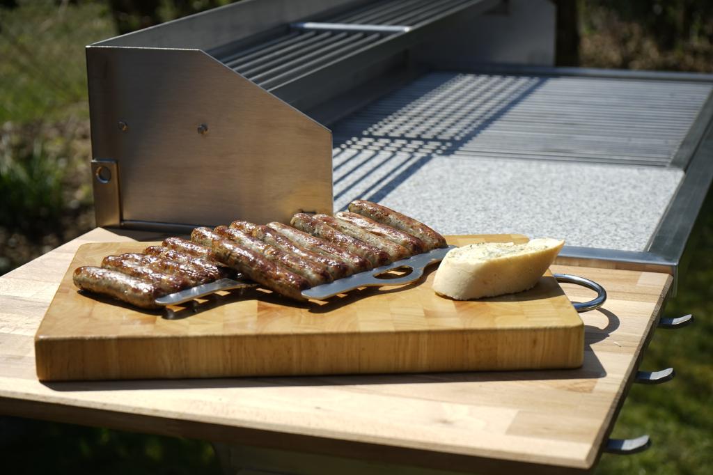 Wurstkamm-Wursthalter-Wurst-grillen-Bratwurst-Wurstgrill-Bratwurstgrill-Grillkamm-Grill-kamm-Grill-Gadget-39fkgSd96FsL82 WurstKamm Set 1 1x Mini 16er + 1x Maxi 8er - Grillkamm Grillspieß Grillguthalter Edelstahl